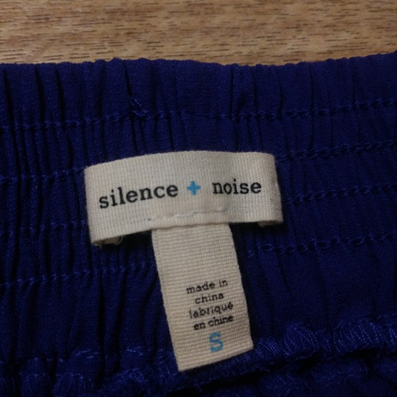 NWT Silence + Noise Blue Flowy shorts - Picture 3 of 3